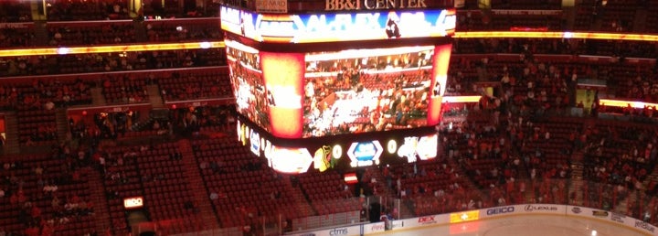 enjoying   great hockey night between blackhawks & panthers.