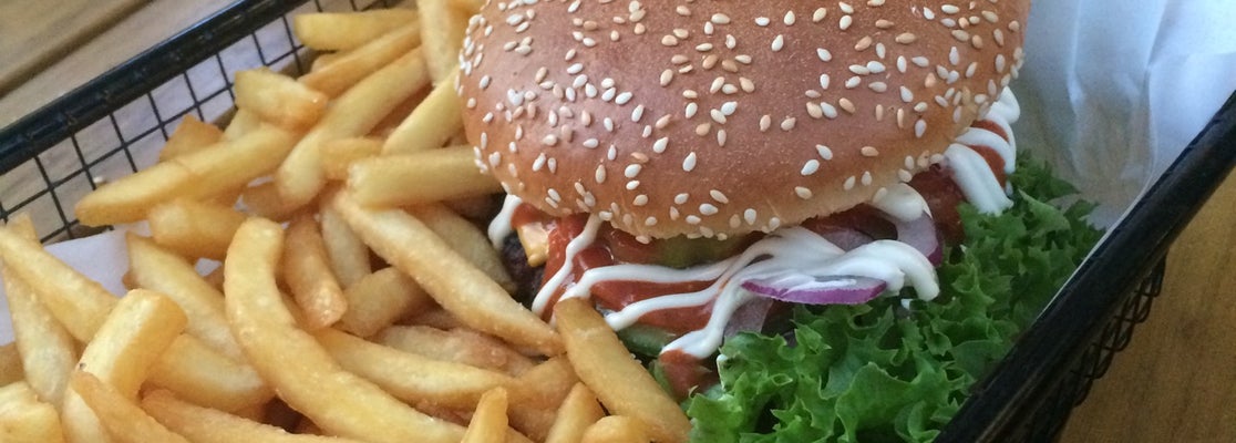 chili burger is wonderful  one of the best burger joint in