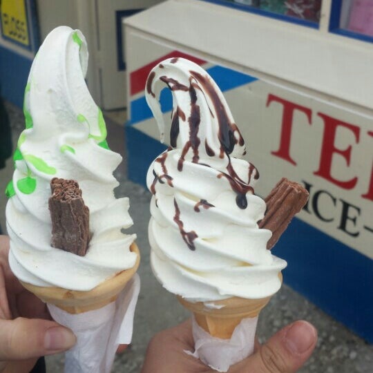 teddy"s ice cream parlour