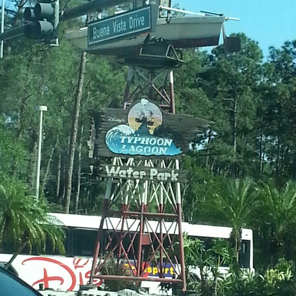 typhoon,typhoon羽绒服 typhoon lagoon main entrance