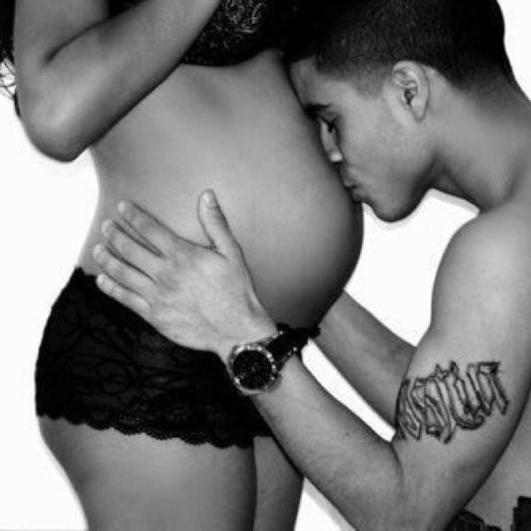 Беременная лесбиянка шалит со своей подругой порно фото и секс фотографии
