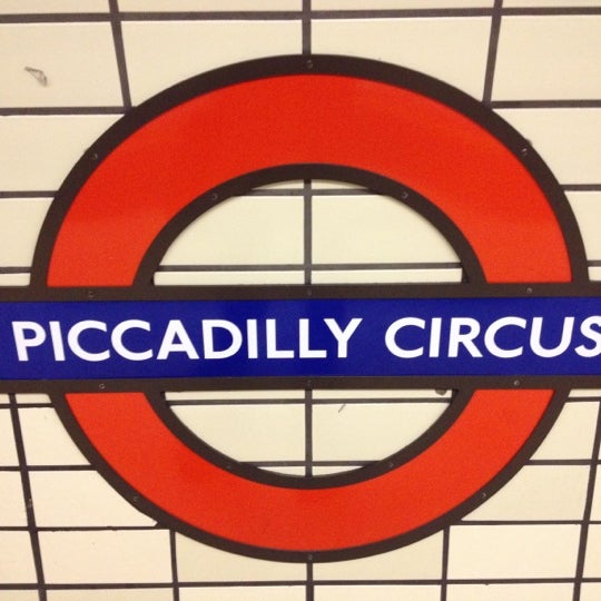 piccadilly circus london underground station
