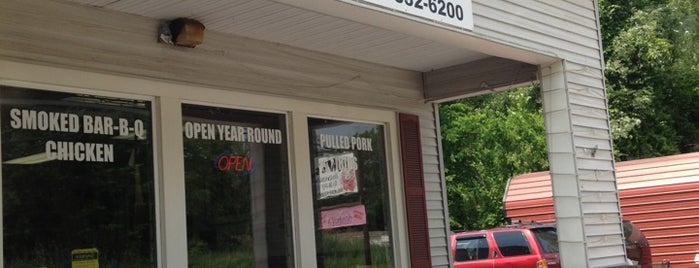 Smokehouse Tailgate Grill In Mamaroneck Ny Sal's pizza