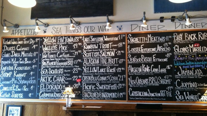 Glenn's Diner & Seafood House - 1820 W Montrose Ave, Chicago