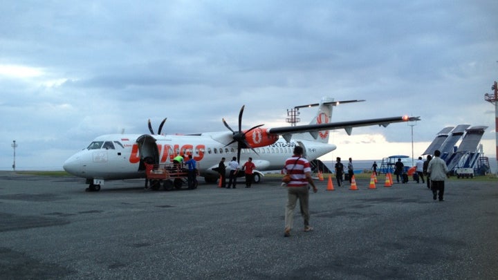 Syukuran Aminuddin Amir Airport (LUW) (Bandar Udara Syukuran Aminuddin Amir)