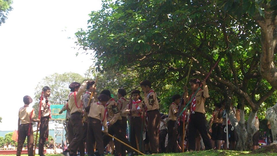 Lapangan Yon Zikon 14