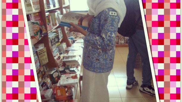 Gramedia Simpang Lima