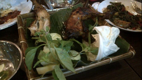 Warung Lesehan Ayam Bakar 