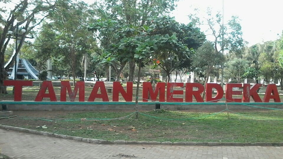 Alun-Alun Kota Metro