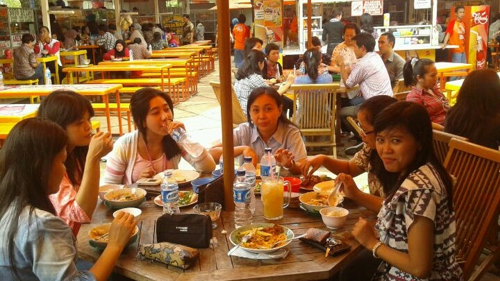 Kantin Mega Kuningan ( Tenda Oren )