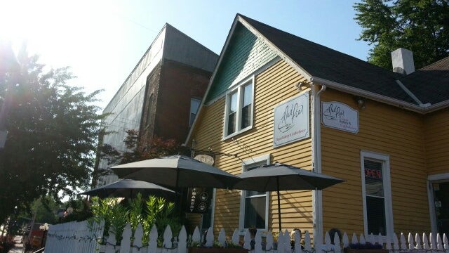 Mud Pie Vegan Bakery & Coffeehouse