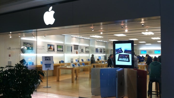 Apple The Fashion Mall at Keystone - 8702 Keystone Crossing, Indianapolis