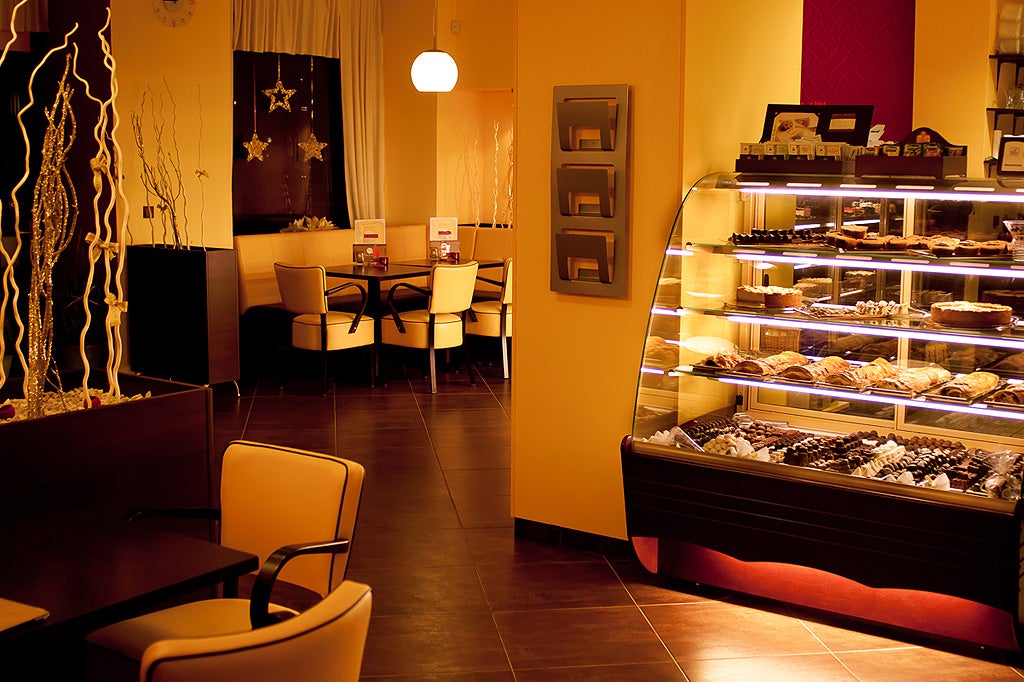 dessert-shop