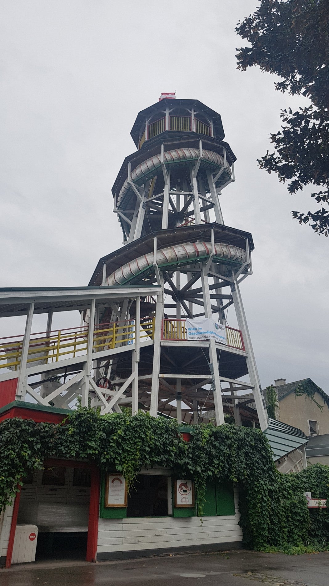 theme-park-ride-attraction
