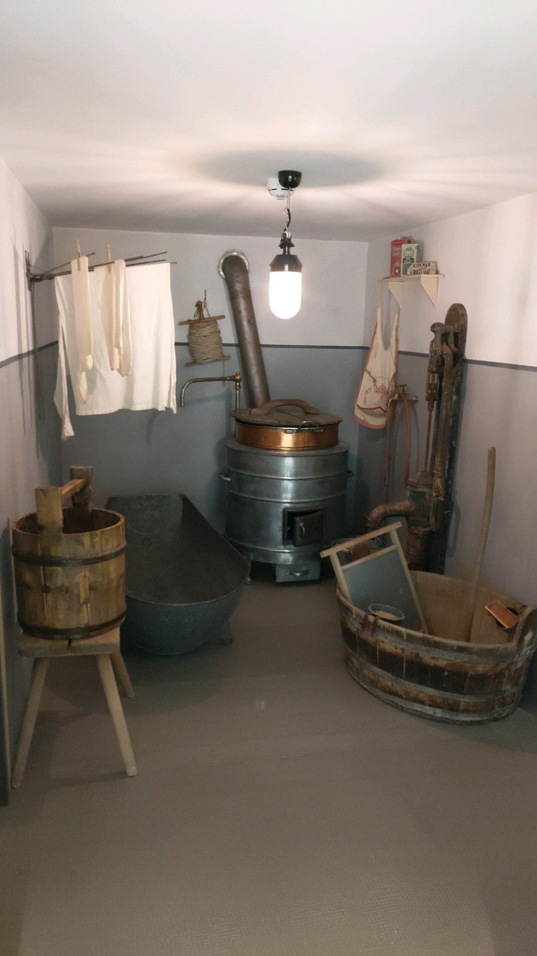 furniture-home-store