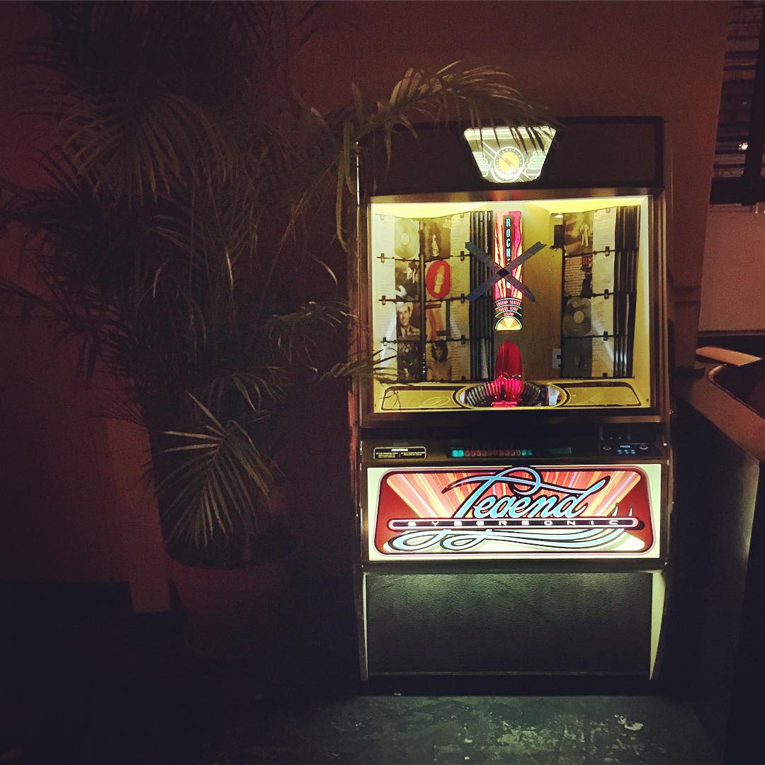 bar