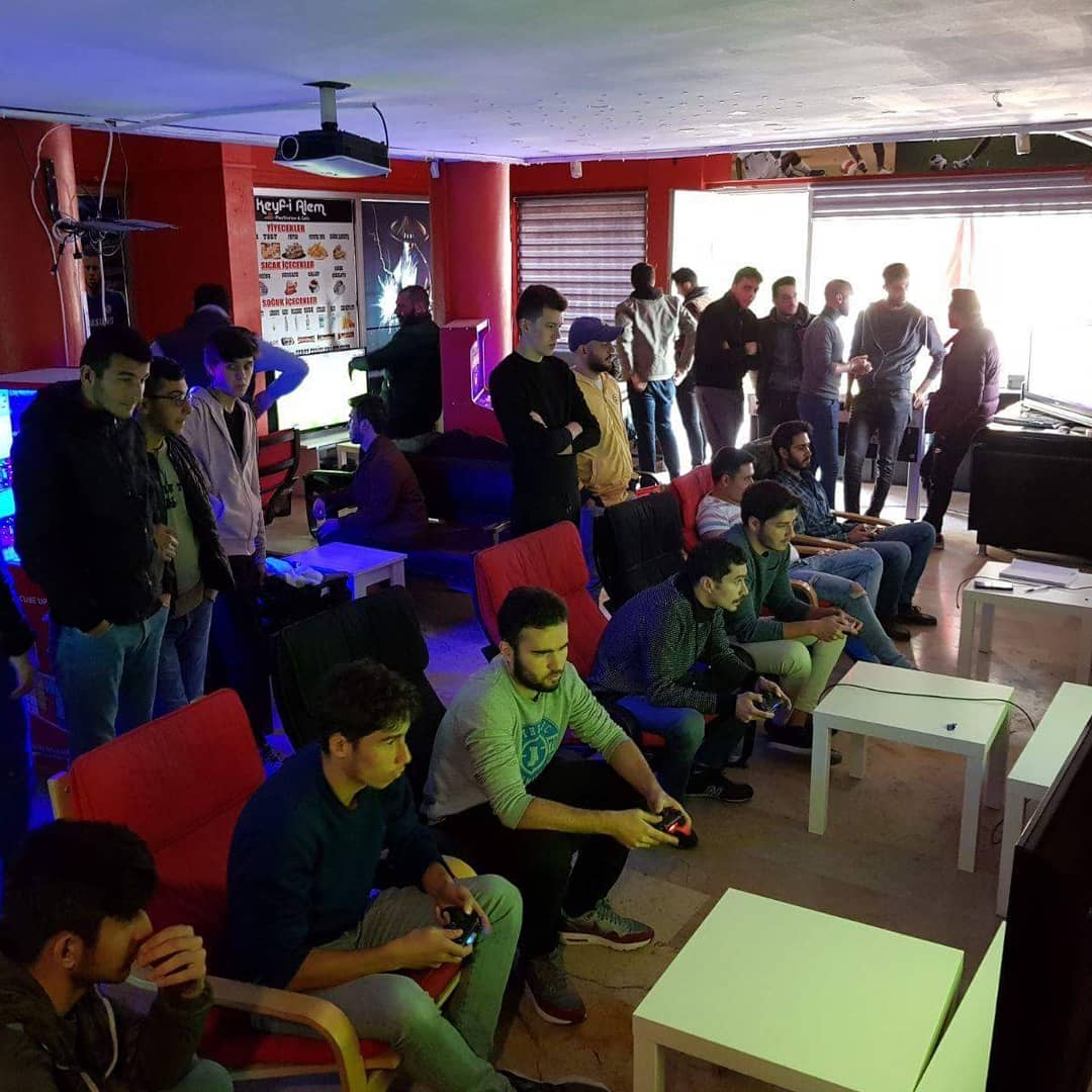 gaming-cafe