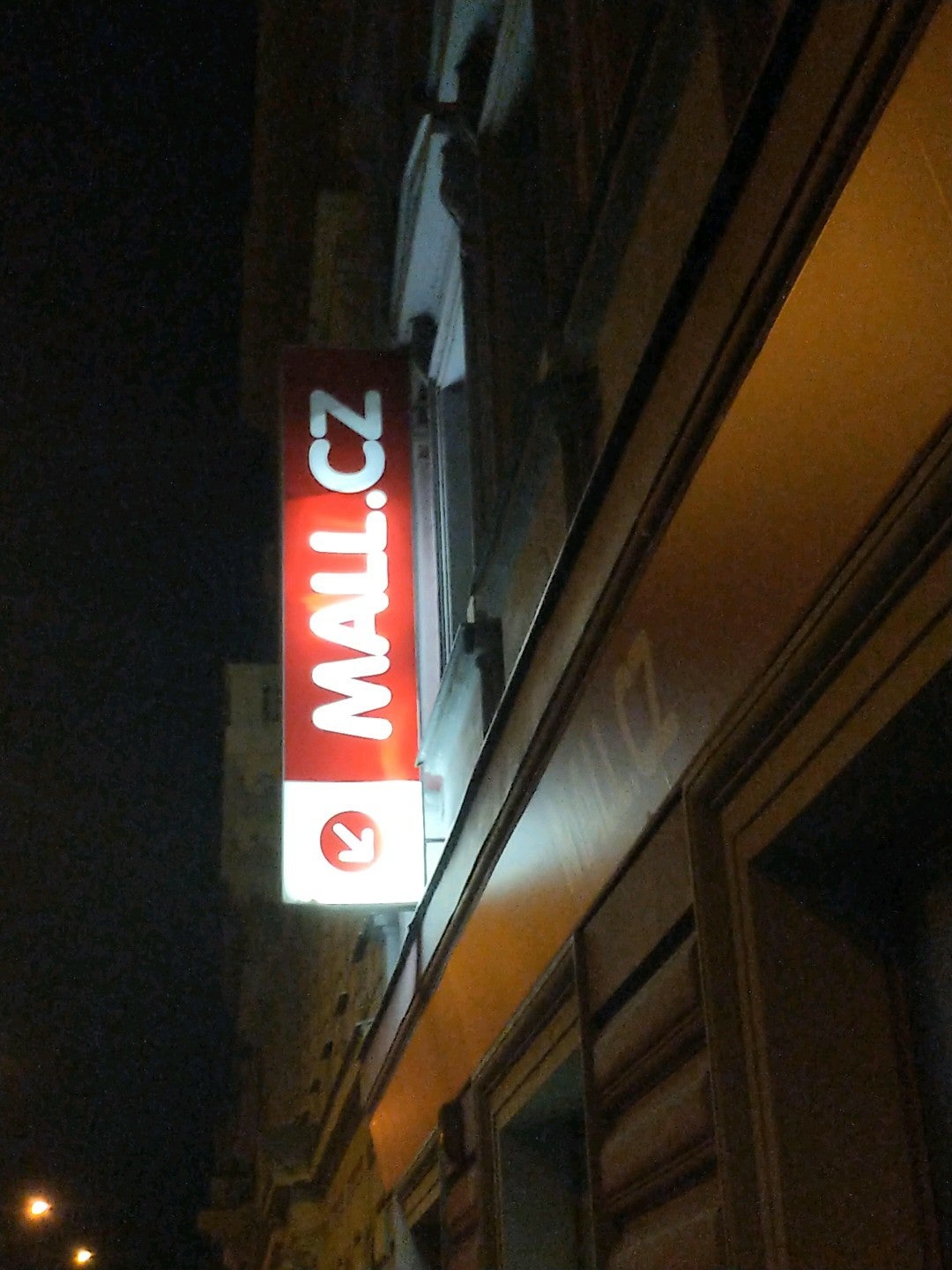 electronics-store