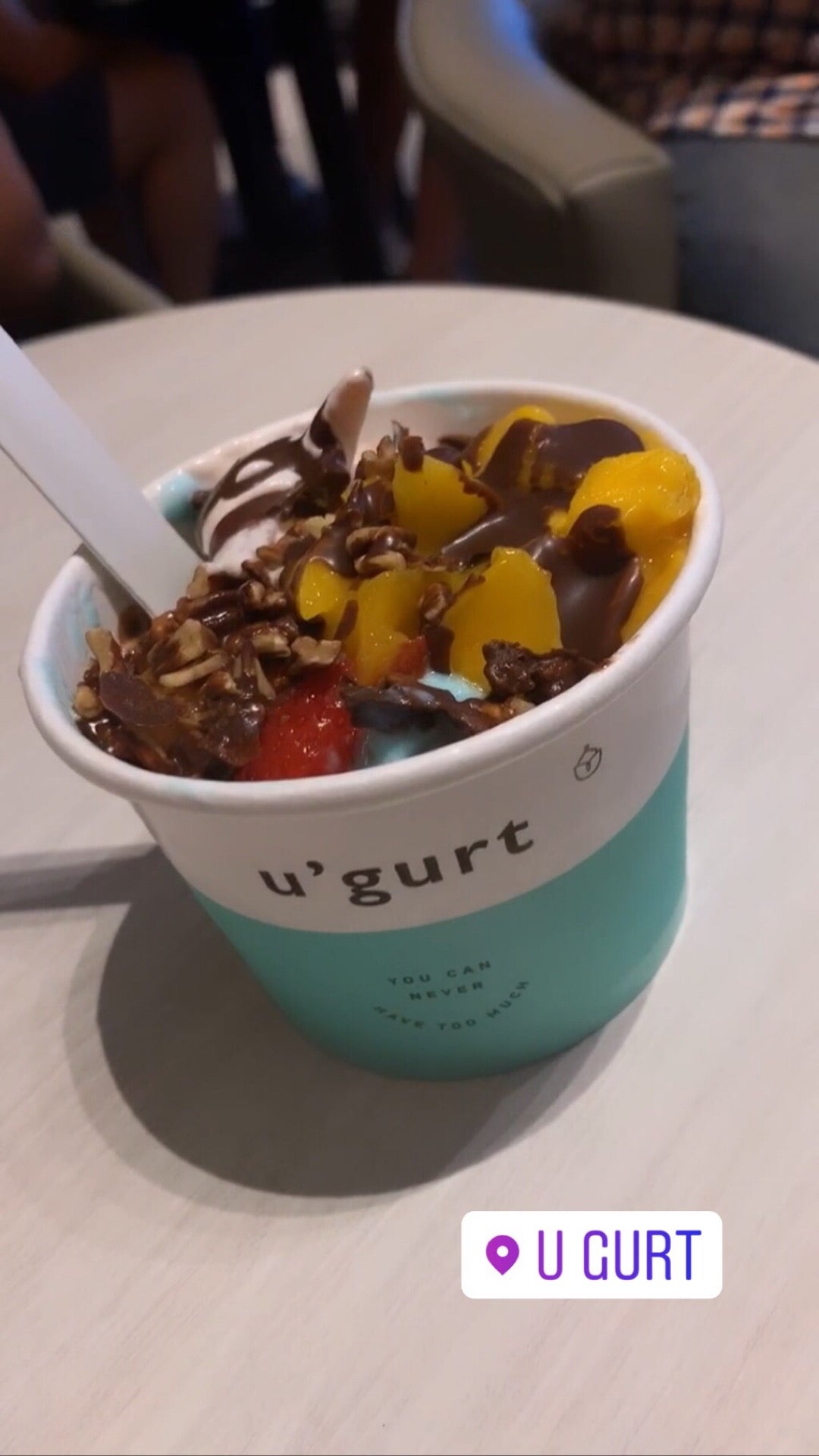 frozen-yogurt-shop