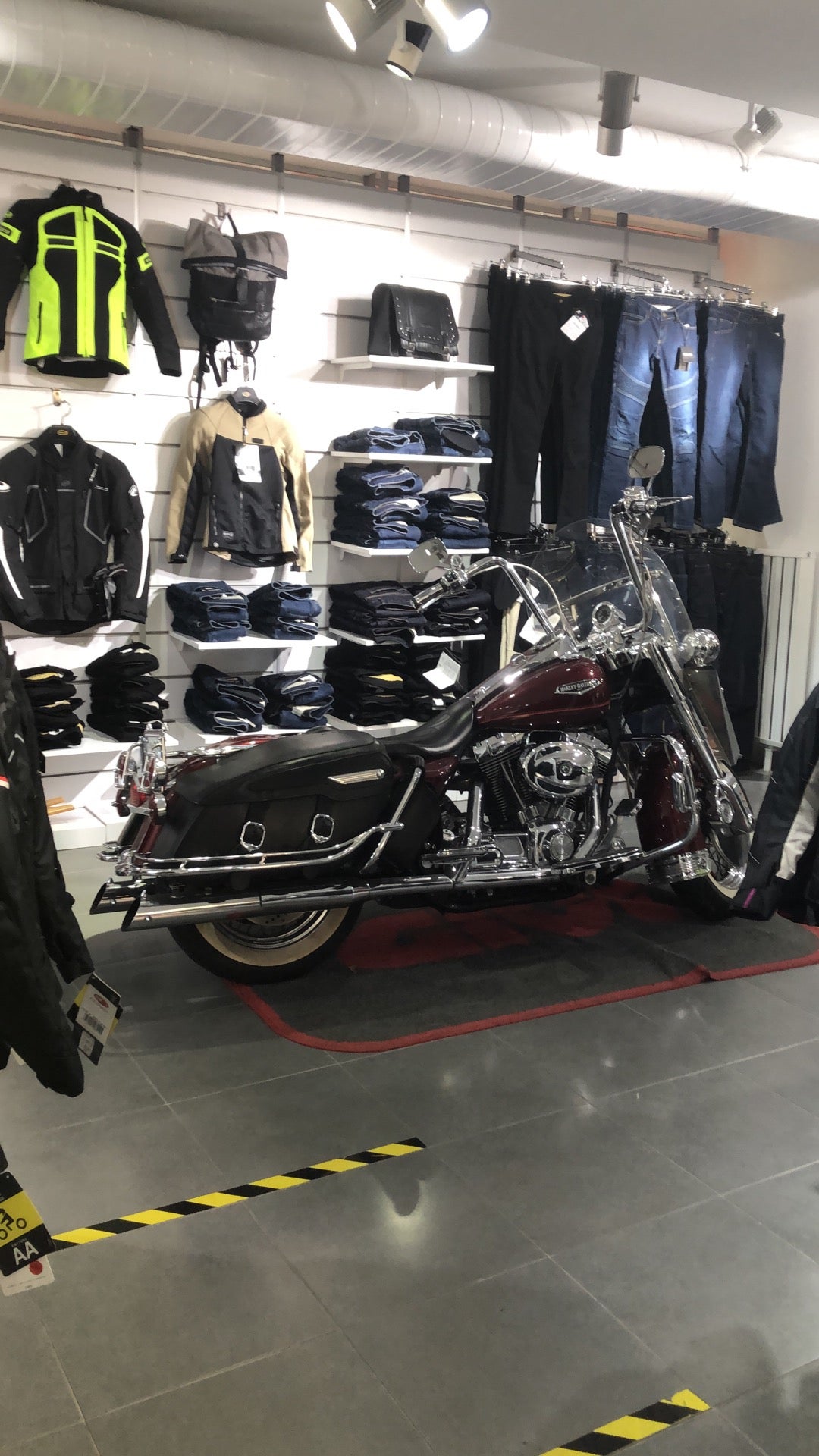 motorcycle-shop