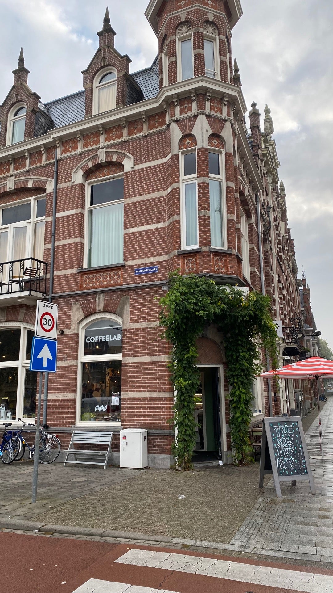 coffee-shop