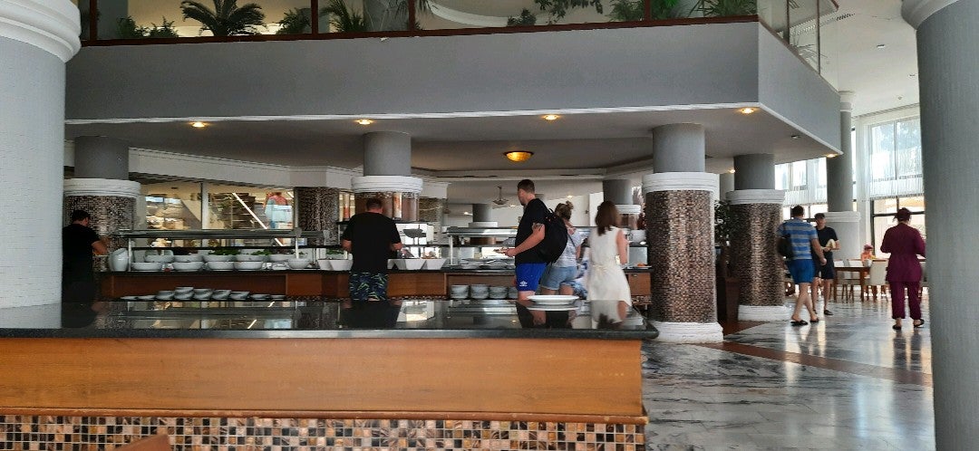 hotel-bar