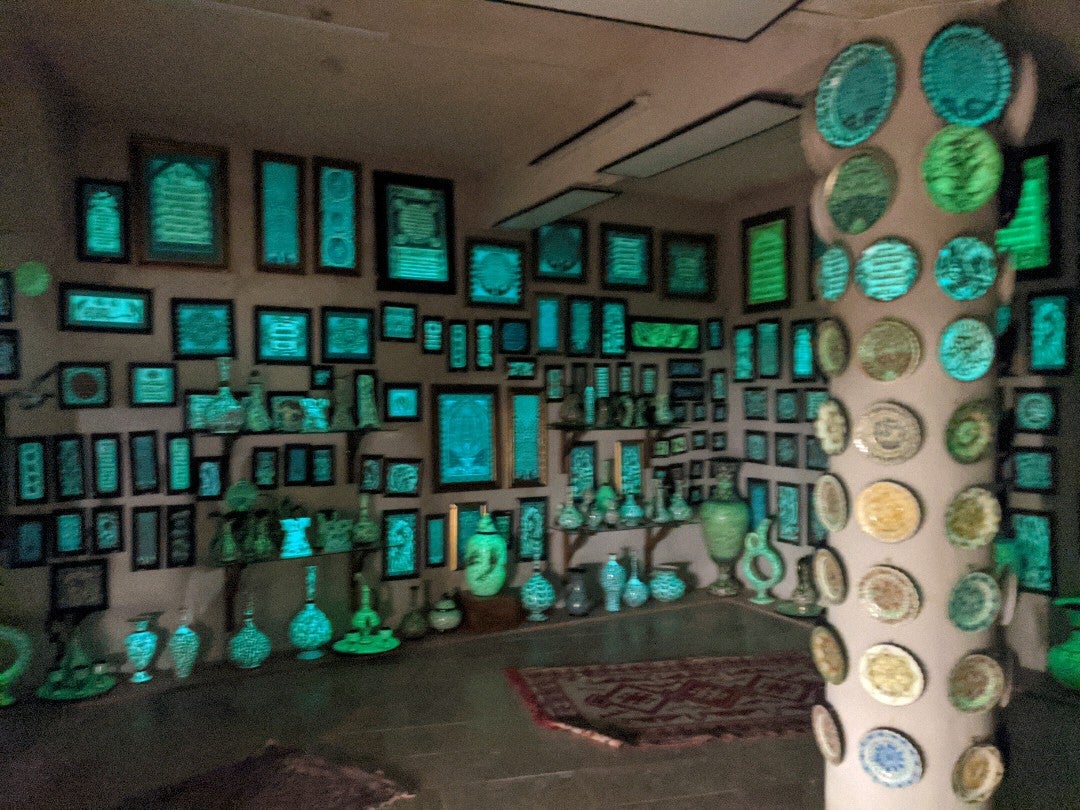 souvenir-shop