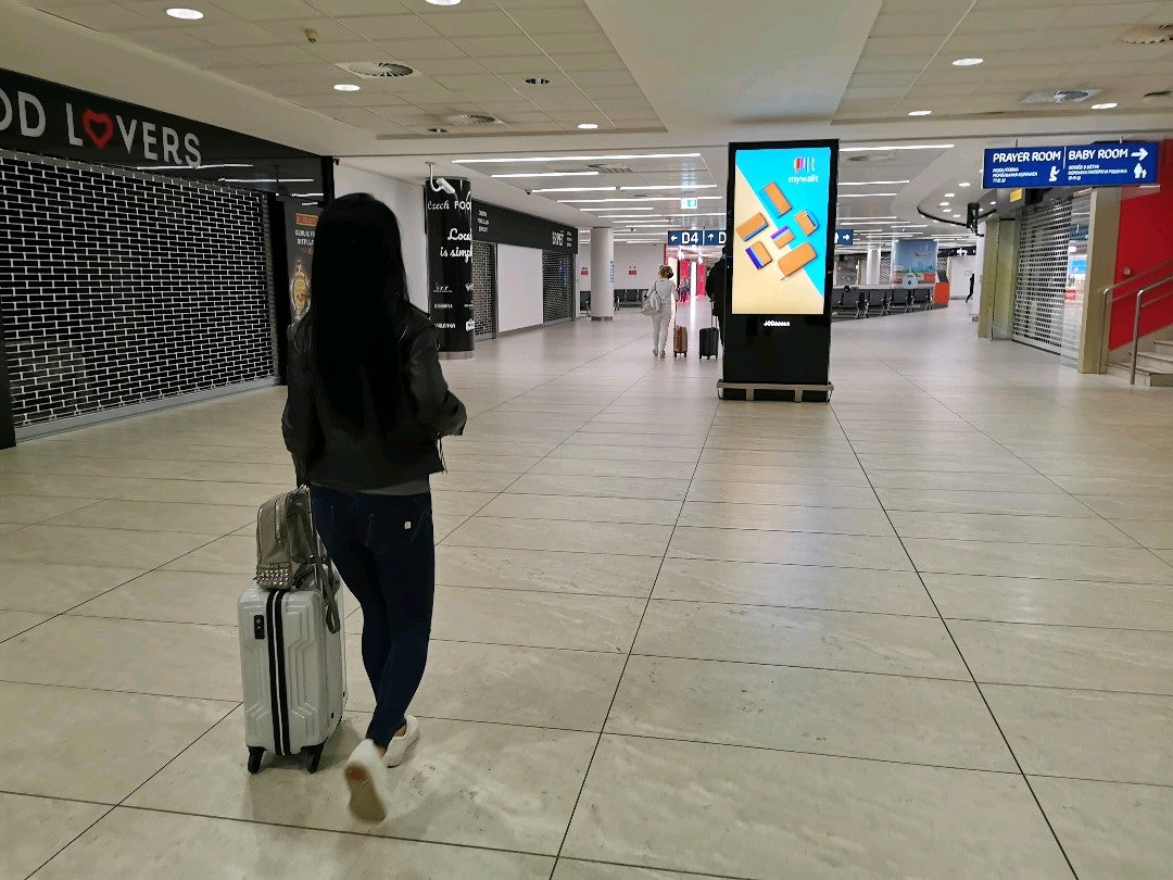 airport-terminal
