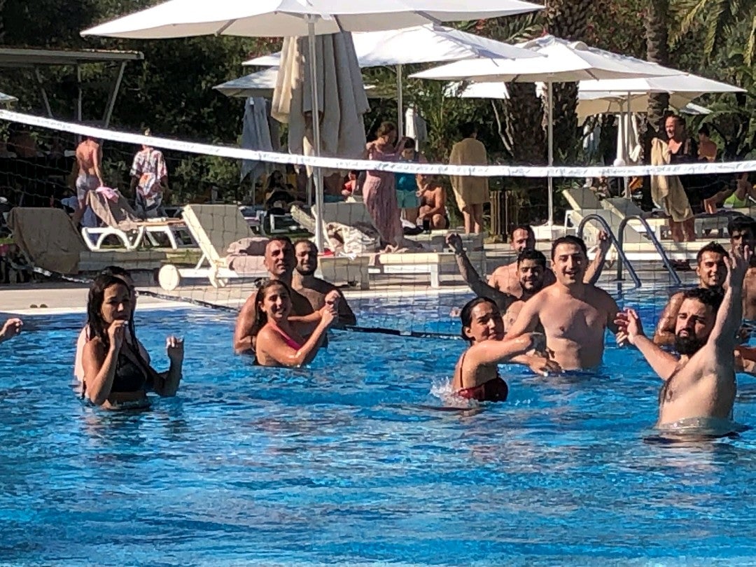 hotel-pool