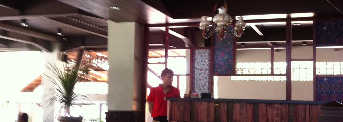 Restoran Leuit Ageung Sundanese Restaurant