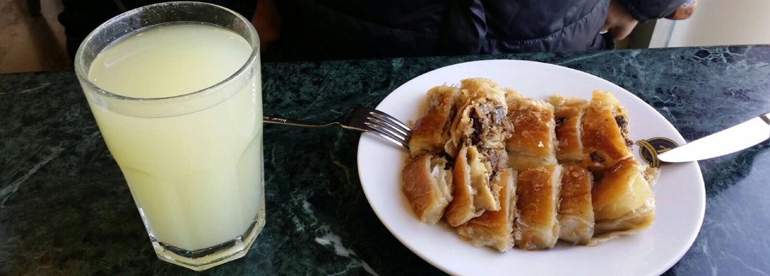 Tarihi Sarıyer Muhallebicisi ve Börekçisi Merkez Sarıyer 419 tavsiye