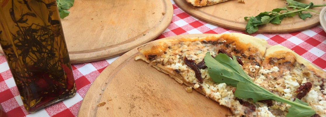 E�la Pizza Pizza Place in Bozcaada E�la Pizza Pizza Place in Bozcaada