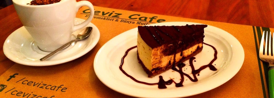 Ceviz Cafe (Artık Kapalı) Göztepe�de Kafe