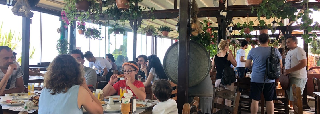 Çamlı Kahve Café in Mudanya