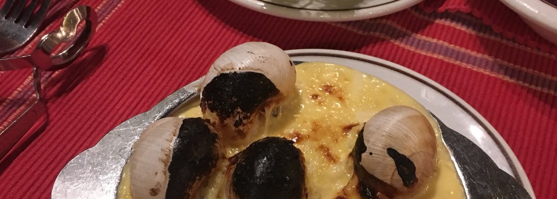 omg rubbish food, torched escargots  steak is just horrible