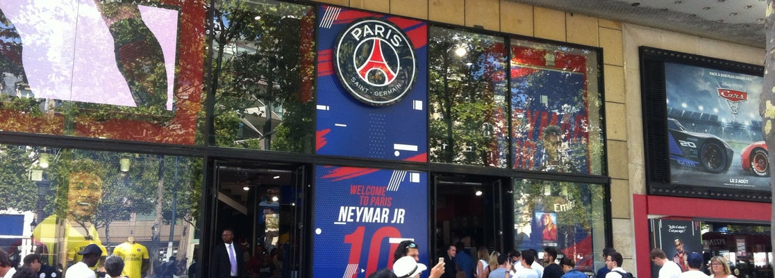 Boutique Officielle du Paris Saint-Germain (PSG) - Sporting Goods Shop in Champs-ÃlysÃ©es