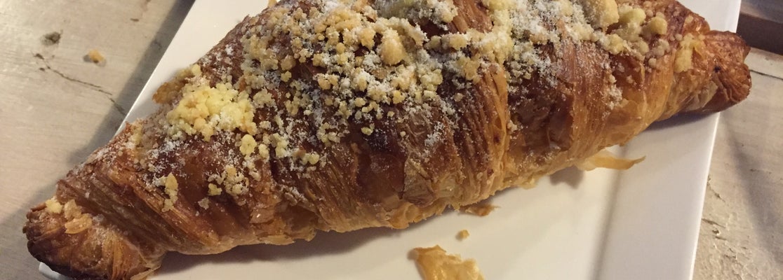 salted egg yolk molten croissant will taste even better if it&