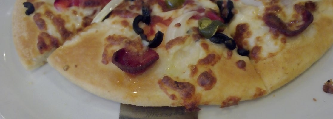Pizza Hut Pizza Place in Şişli
