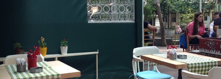 İz Cafe (Artık Kapalı) Firuzağa 26 tavsiye İz Cafe (Artık Kapalı) Firuzağa 26 tavsiye