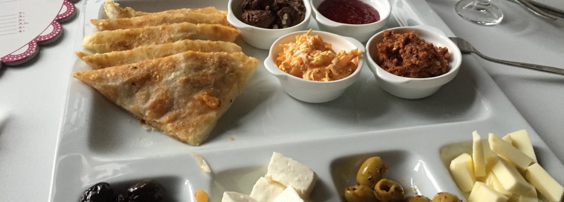 Enderun Kitap Kahve Evi Çankaya�da Kitapçı