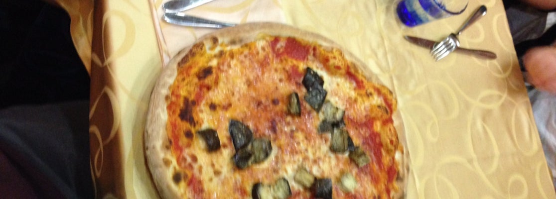 Il Veliero Pizza Place in Porto