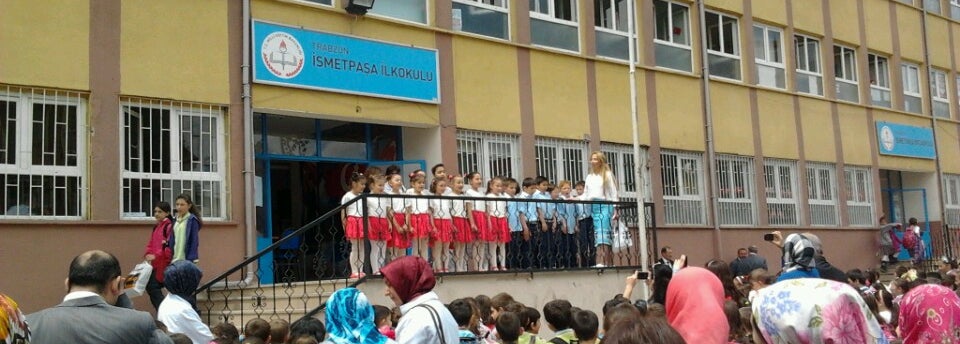 İsmet Pasa İlkogretim Okulu Kita in Trabzon