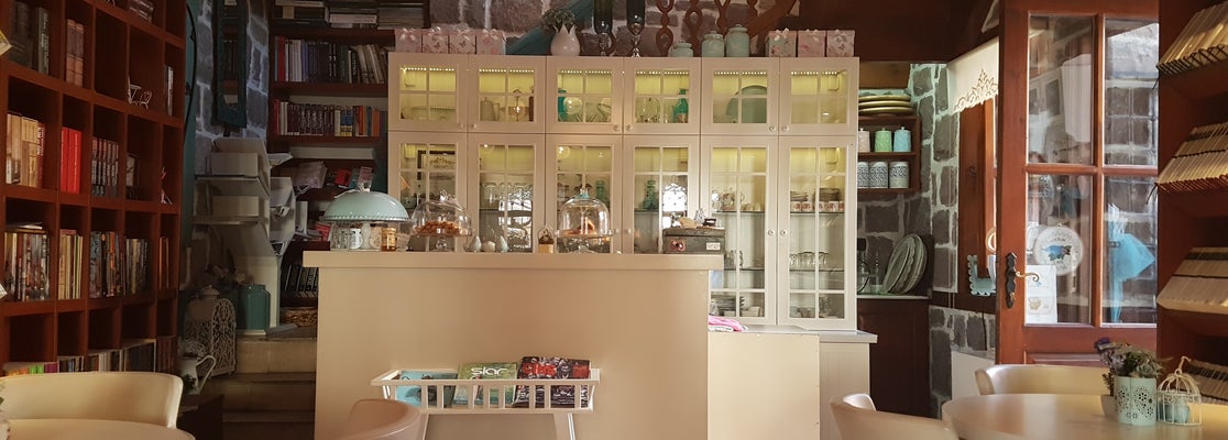 Enderun Kitap Kahve Evi Çankaya�da Kitapçı