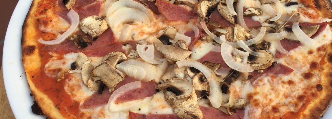 Uno Restaurant Pizza Place in Ayvalık