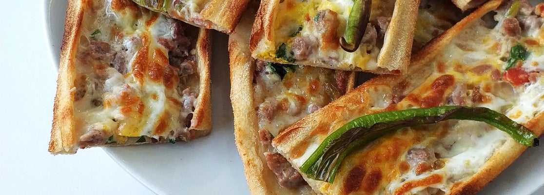 Konyalılar Etli Pide Kumluca�da Türk Restoranı