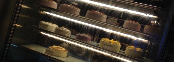 Vizco's Restaurant &amp; Cake Shop Café in Baguio