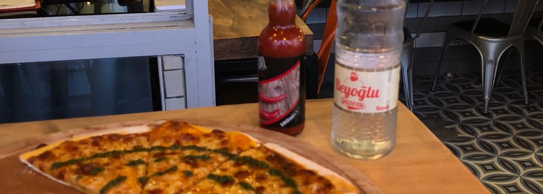 Öteki Pizza Pizza Place in Kayışdağı