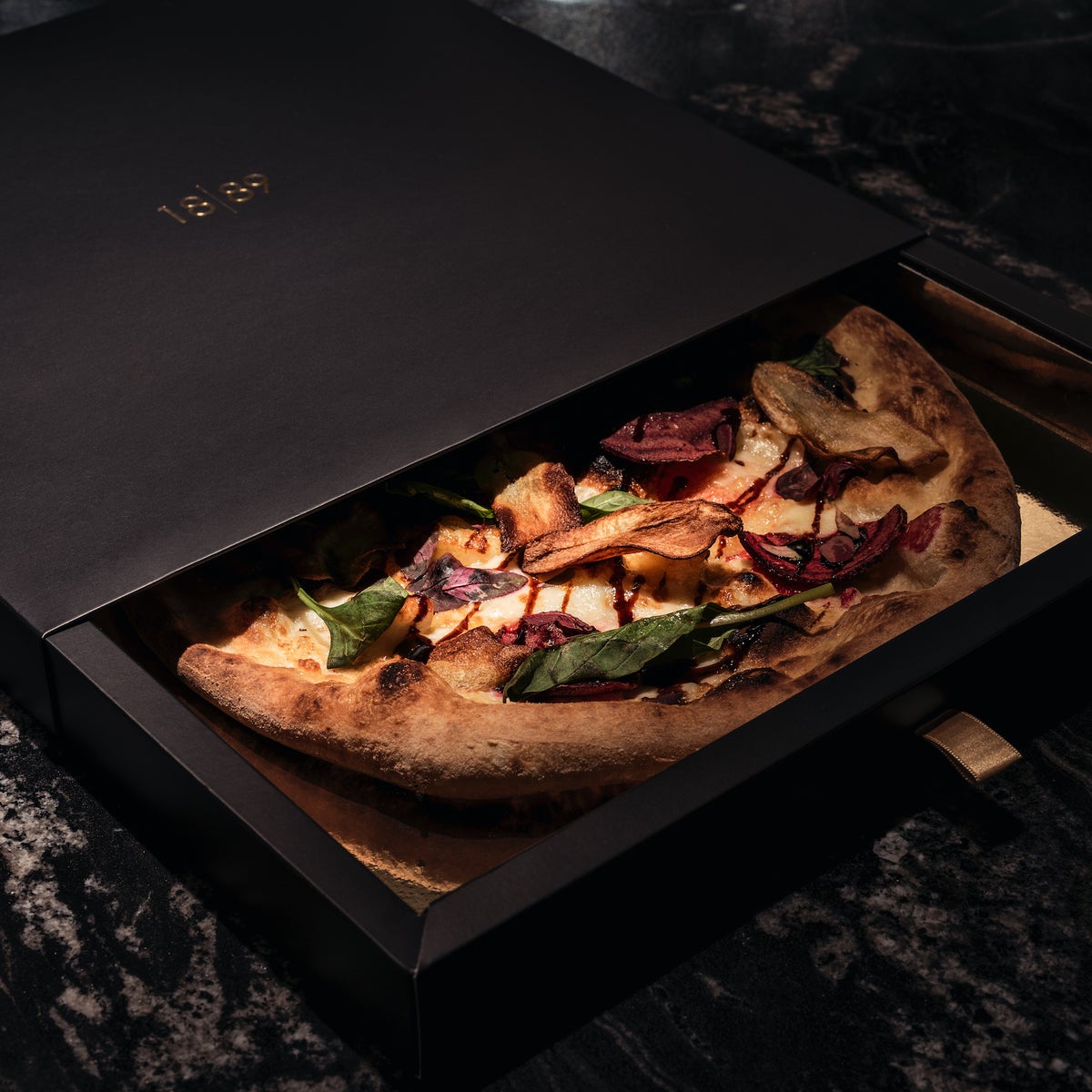 Stadtrundfahrt mit frischer Pizza – Bild 1