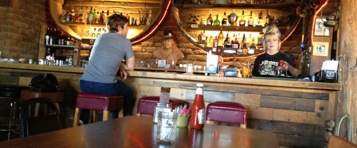Pappy + Harriet's