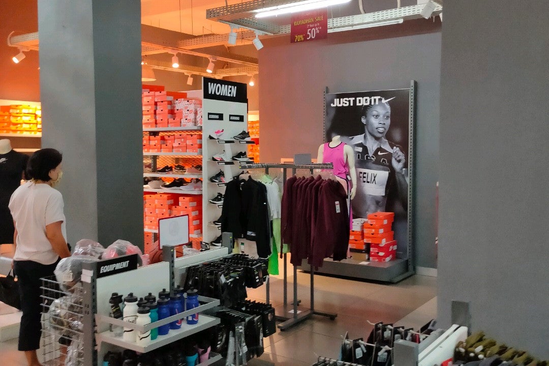Nike store alam sutera hot sale